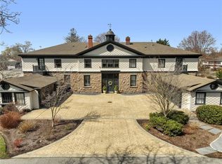 8 Annandale Rd UNIT 2, Newport, RI 02840