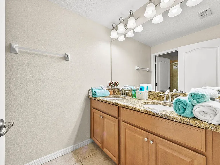 8937 Bismarck Palm Rd — Photo 16