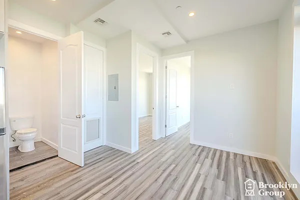 Rented by Brooklyn Group | media 4