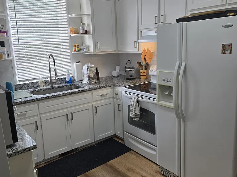 1205 Maple St — Photo 16