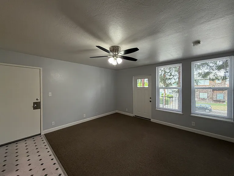 475 Alcatraz Ave — Photo 10