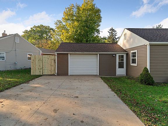 5th image of 920 Sunnock Ave
