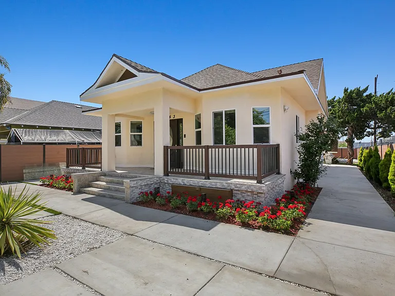 540 W Avenue 28 — Photo 27