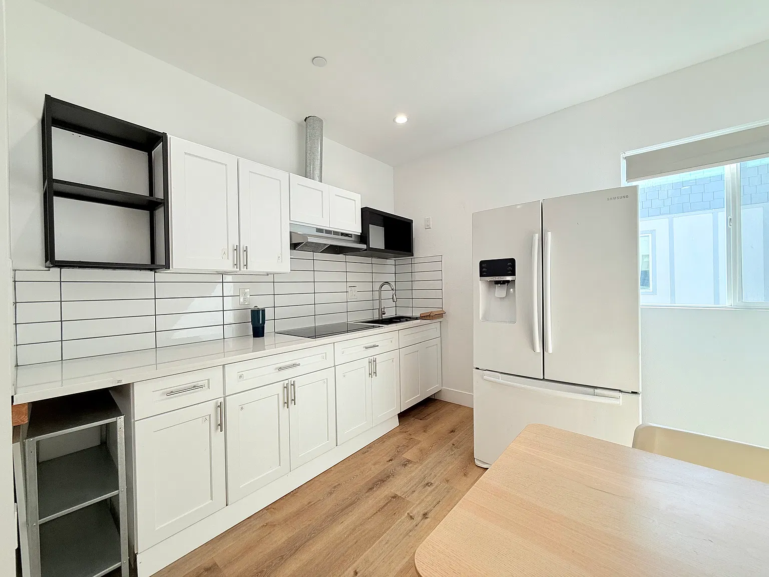 3 bed, $4,050 — Photo 2