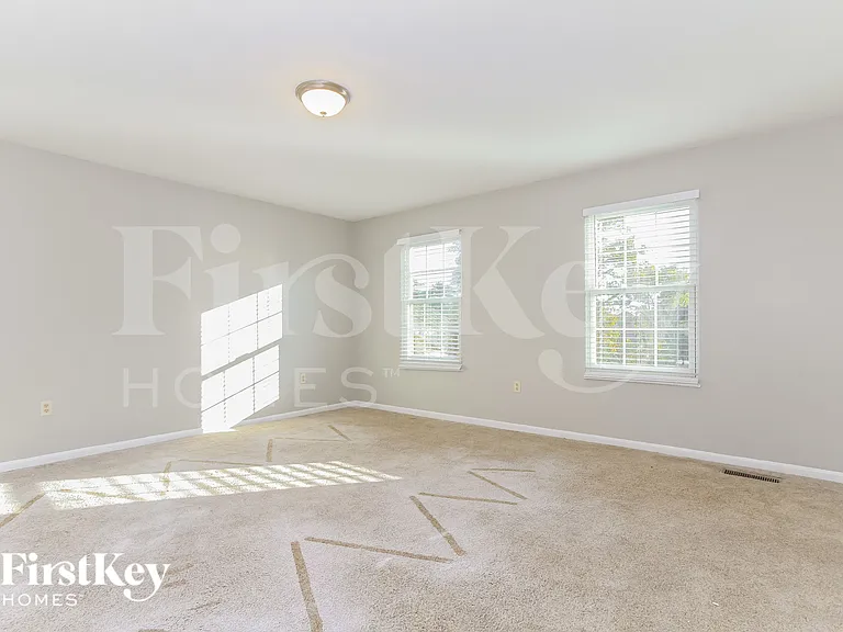 6012 Kingsgate Dr — Photo 9