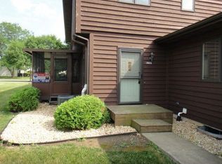 1805 Kennicott Ct, Sycamore, IL 60178
