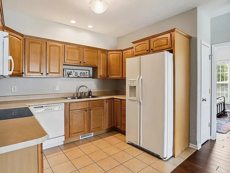 Appliances all upgraded to modern stainless steel