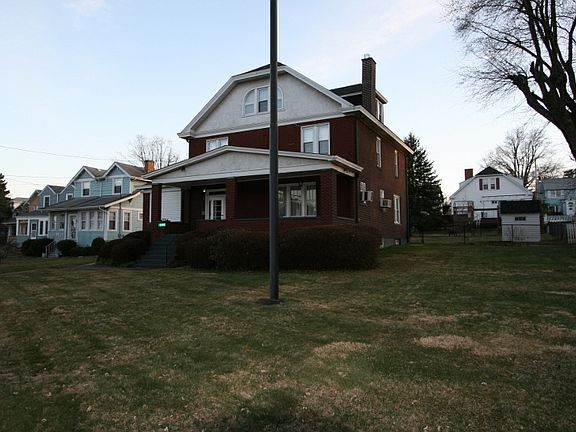 4th image of 1128 Lincoln Way