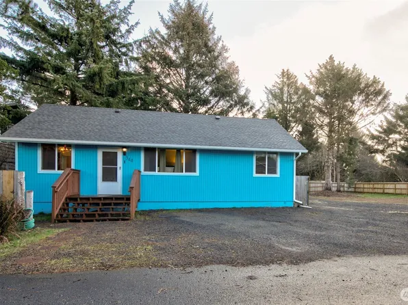 344 Clover Creek Avenue NW, Ocean Shores, WA 98569