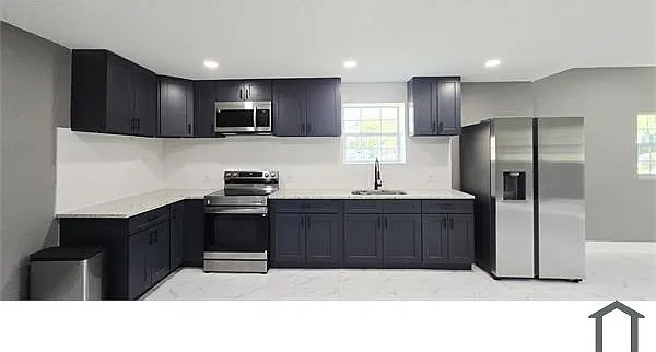 4 bed, 1390 sqft, $2,125 — Photo 3