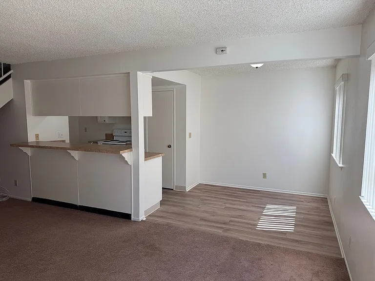 752 W Hemlock St — Photo 5