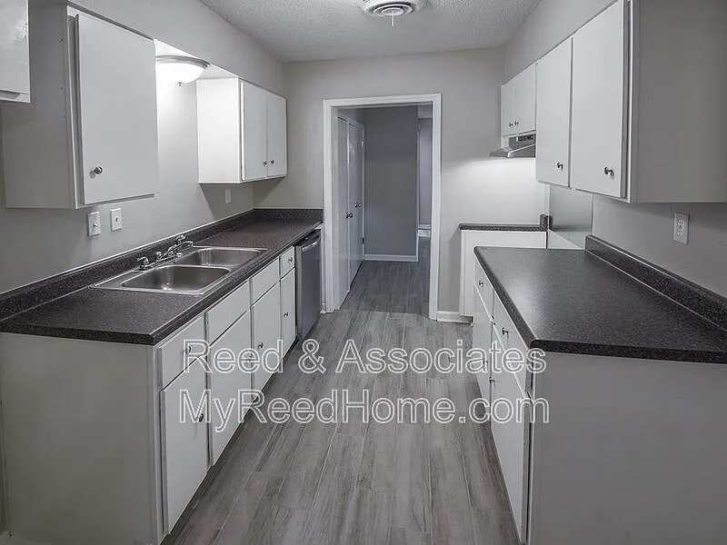 4 bed, 2.0 bath, 1559 sqft, $1,450 — Photo 4
