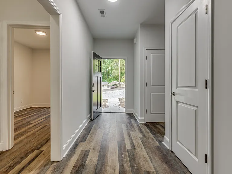 503 Winsor St — Photo 19