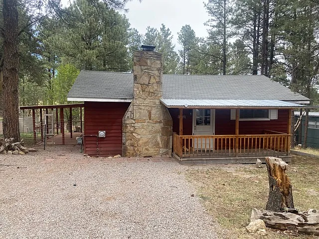 114 Cedar Pl — Photo 2