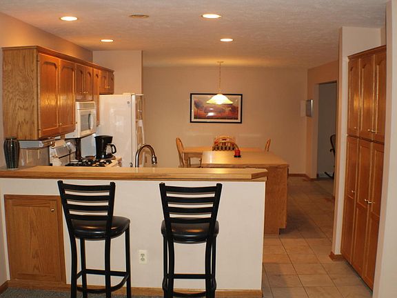 5th image of 6912 Petersen Valley Dr NE