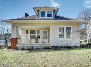 14 Clinton St, Newton Town, NJ 07860