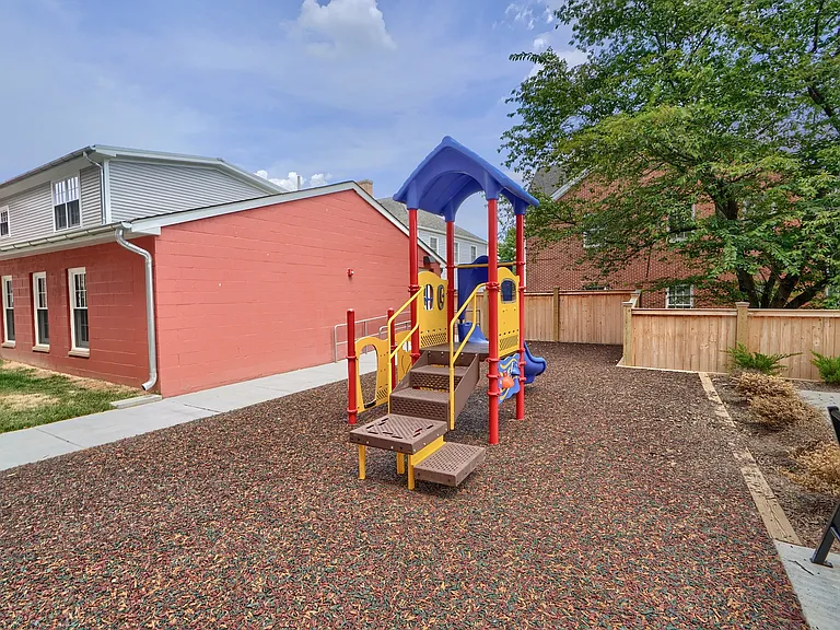 Foundry Square Apartments — Photo 16