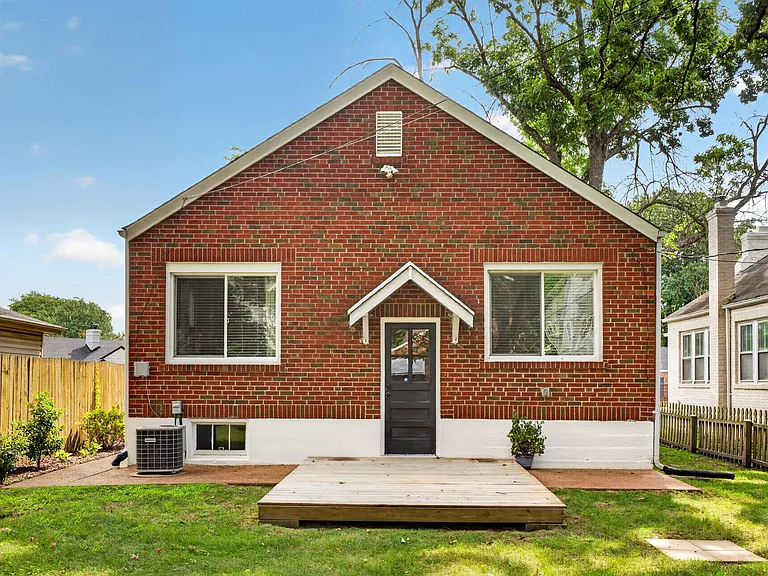 109 Handlan Ct — Photo 7