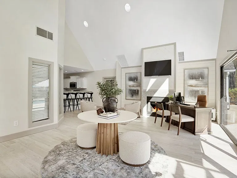 Westbury Mews Apartments — Photo 3