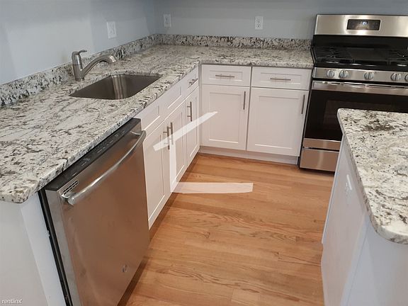 18 Bothwell #2 Boston - Brighton Unit Photo 10