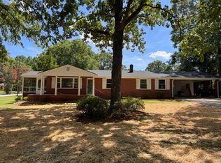 202 Inn Cir, Fountain Inn, SC 29644