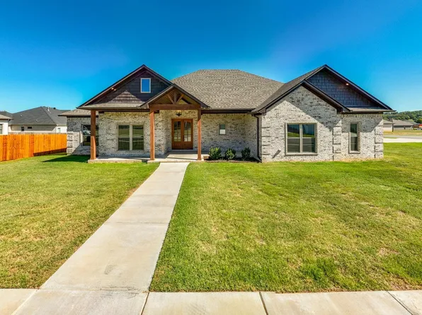 1506 Ivy Place Dr, Conway, AR 72034