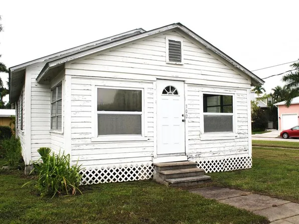 702 W Olympia Ave, Punta Gorda, FL 33950