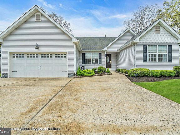 3rd image of 2215 Brookdale Park Dr