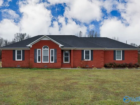2838 Charity Ln, Hazel Green, AL 35750