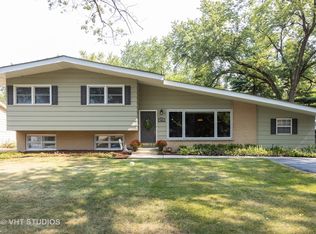 22W542 Tamarack Dr, Glen Ellyn, IL
