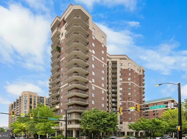 901 N Monroe St APT 409, Arlington, VA 22201