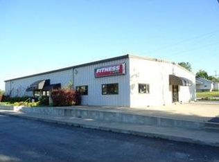 210 E 1st St, Grove, OK 74344