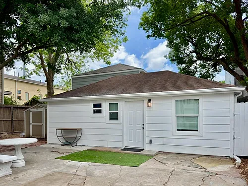 2413 Woodhead St Photo 1