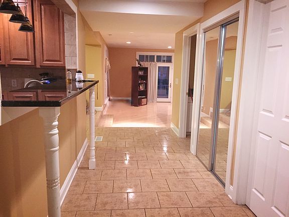 5th image of 37305 Chagrin Blvd