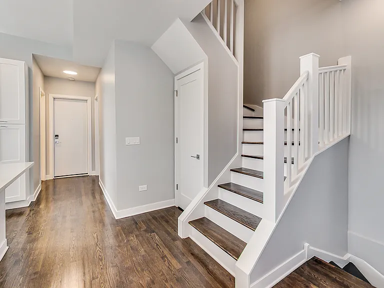1519 W Henderson St #CH2 — Photo 9