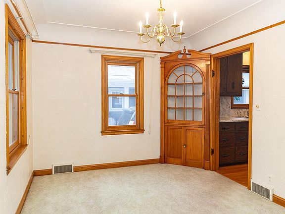 3rd image of 1540 Crawford Ave