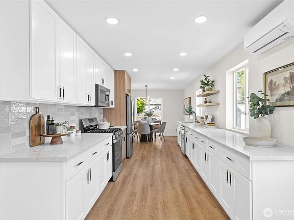 5th image of 5041 Bowen Place S
