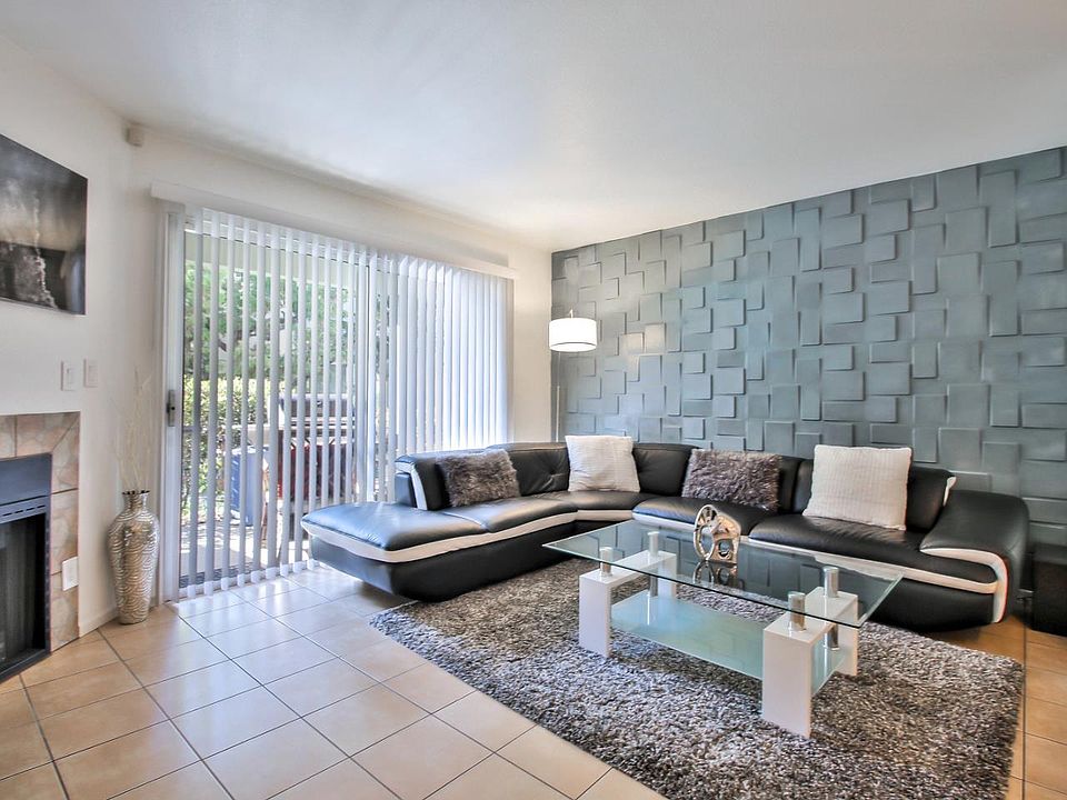 1st image of 1063 Summershore Ct