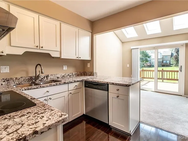 4203 Breckenridge Dr — Photo 5