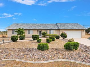 6271 Smoketree Rd, Phelan, CA 92371