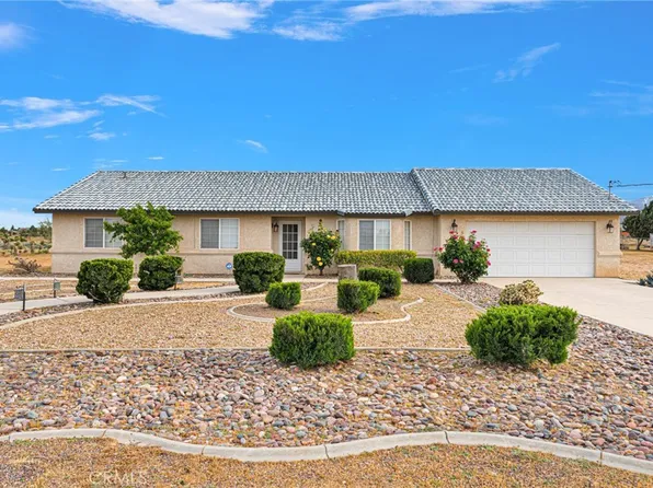 6271 Smoketree Rd, Phelan, CA 92371