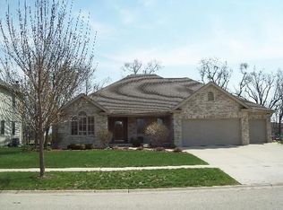 26425 S Lyndsay Dr, Channahon, IL 60410