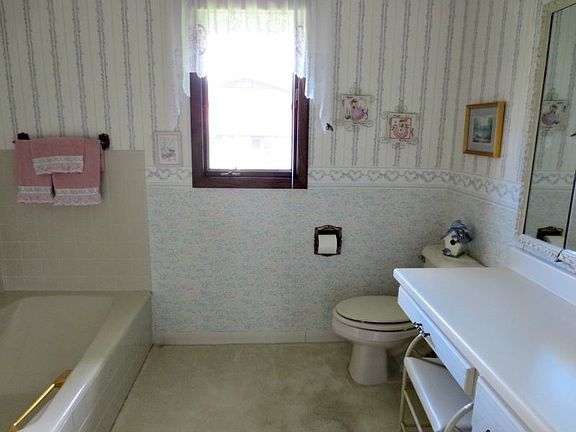 2nd image of 1111 Crowell St