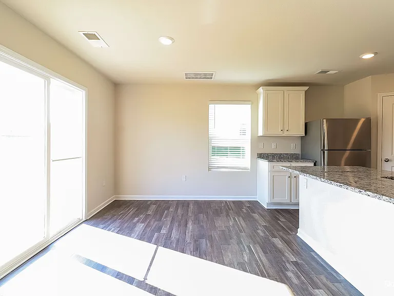 538 Belcaro Dr — Photo 4