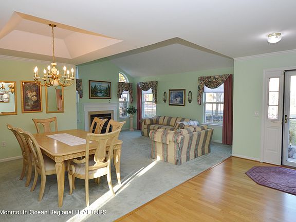 4th image of 2943 Springwater Ct