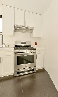 Sold by Nest Seekers International | media 11