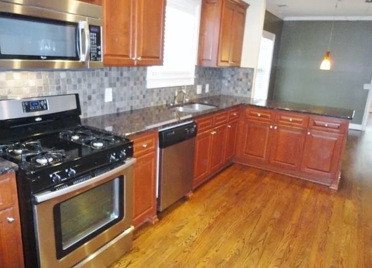 49 Leslie St NE — Photo 21