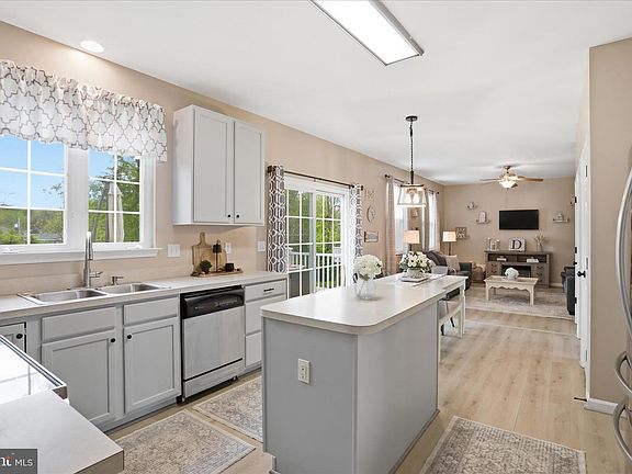 5th image of 244 Kimberwicke Dr N