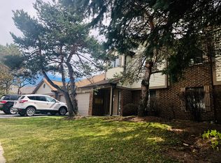 1675 Partridge Ln #2, Arlington Heights, IL 60004