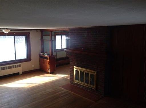 2nd image of 965 Summer St